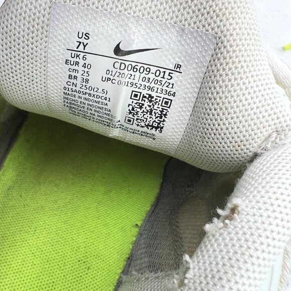 Nike Air Max Plus Youth Size 7Y Women 8.5 CD0609 015 White Volt Training Shoes - Picture 11 of 12